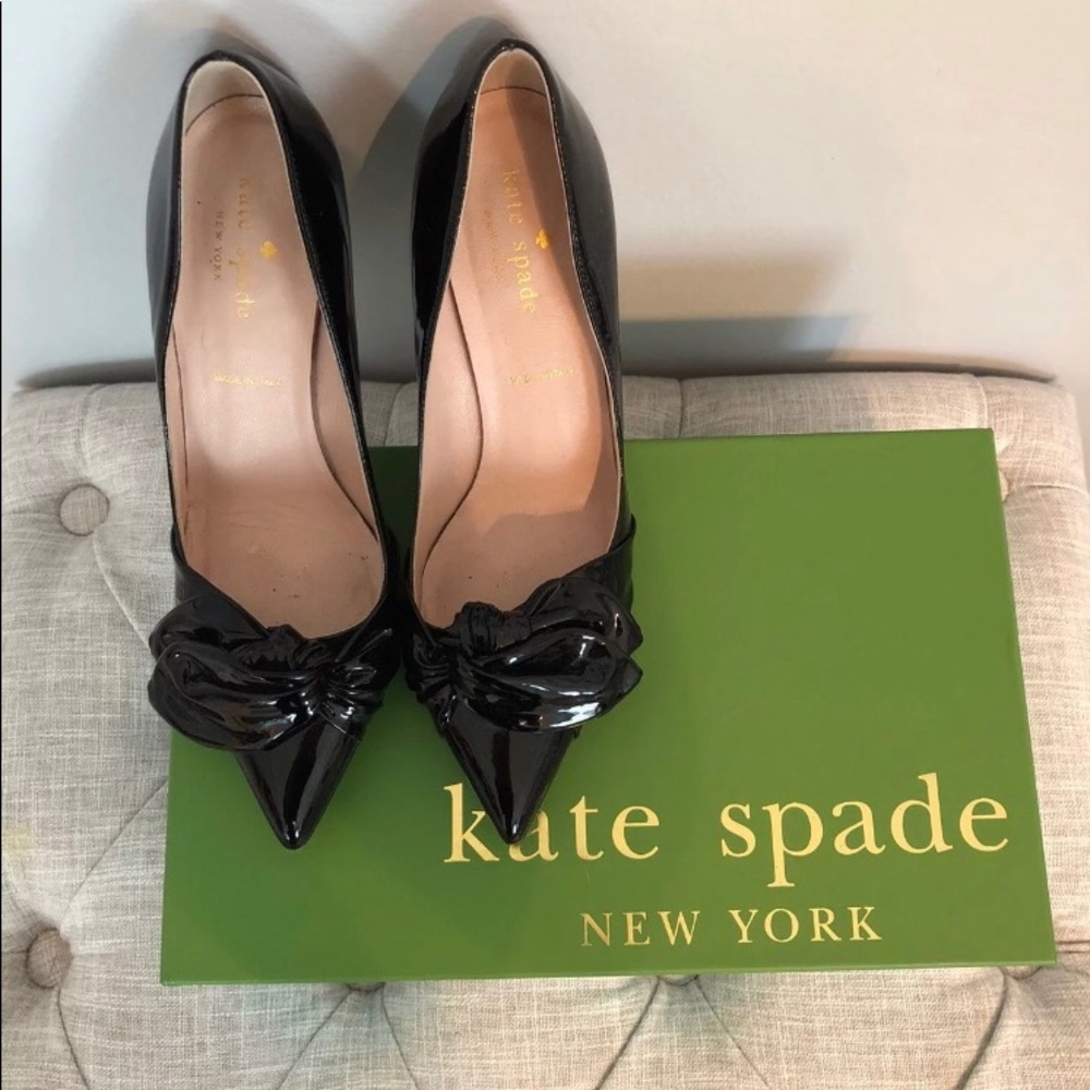 EUC w/ box Kate Spade black patent bow heels sz 6